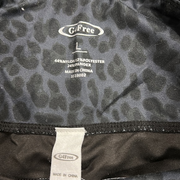 Leopard print leggings size large - Picture 4 of 4